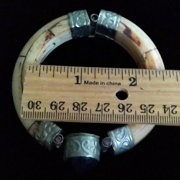 VINTAGE Genuine Blue GemStone Carved Bone Bangle - Picture 9 of 16